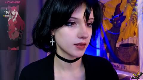 Snapshot of dark_vamp_ chatting on December 10, 9:22 pm Vamp online show from December 10, 9:22 pm