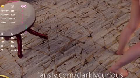 Elizabeth online show from November 8, 9:20 pm