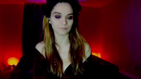Snapshot of darkskullmistress chatting on January 21, 3:48 am roseredgoddess online show from January 21, 3:48 am