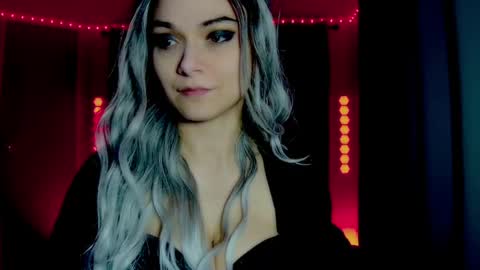 roseredgoddess online show from June 3, 2:45 am