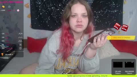 Snapshot of darling_tony18 chatting on December 15, 11:42 pm darling_tony18 online show from December 15, 11:42 pm