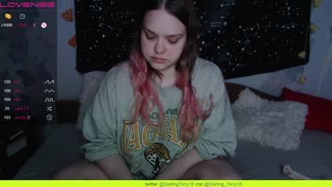 Snapshot of darling_tony18 chatting on February 1, 10:55 pm darling_tony18 online show from February 1, 10:55 pm