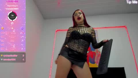 Darlyhooper online show from February 25, 10:30 pm