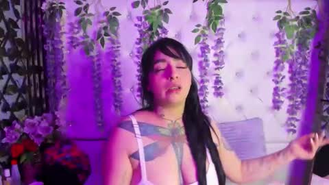 dashamiller_ online show from January 16, 3:08 pm