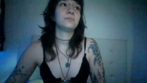 dead_moonxx online show from July 21, 9:43 am