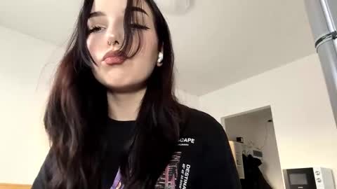 I am Hannah ntmu online show from December 3, 9:33 am