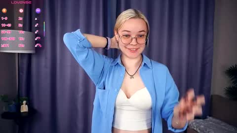 Charlie 18yo online show from December 1, 5:33 am