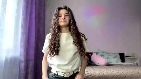 Sarah online show from March 12, 1:47 pm