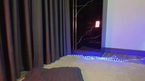 Snapshot of deedeedoll chatting on October 12, 1:30 am deedeedoll online show from October 12, 1:30 am