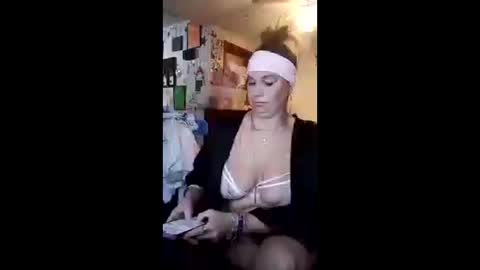 Deedeemarie02 online show from December 17, 5:17 pm