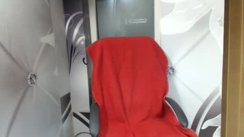 hi guys i m a cute milf i m here for good time and nice people pls be respectfool and enjoy me online show from February 13, 3:19 am