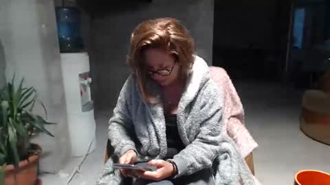 hi guys i m a cute milf i m here for good time and nice people pls be respectfool and enjoy me online show from September 13, 4:20 am