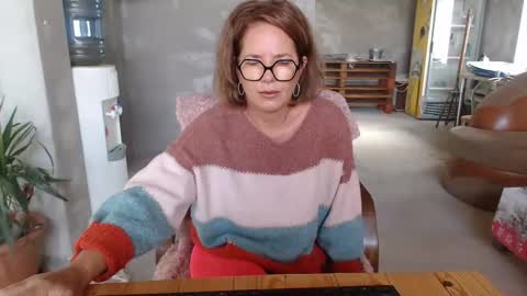 hi guys i m a cute milf i m here for good time and nice people pls be respectfool and enjoy me online show from September 17, 7:17 am