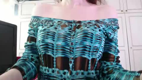 Snapshot of deessedivine chatting on February 27, 2:32 pm KamiDevi online show from February 27, 2:32 pm