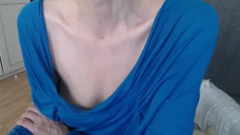 Snapshot of deessedivine chatting on September 18, 3:32 pm KamiDevi online show from September 18, 3:32 pm