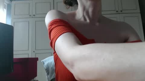 Snapshot of deessedivine chatting on February 16, 1:49 pm KamiDevi online show from February 16, 1:49 pm