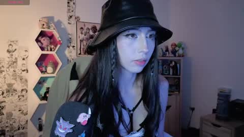 Stephanie.e  online show from July 16, 6:51 am