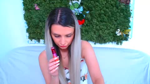 deliciaalove online show from June 28, 6:47 pm