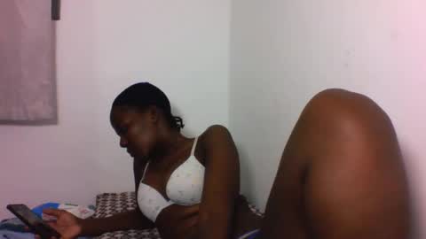 EVAH online show from April 3, 5:22 pm