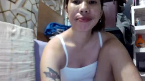 deliciousgirl975840 online show from July 6, 3:03 pm