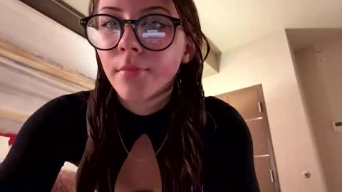 deliciousnoni online show from September 24, 8:46 am