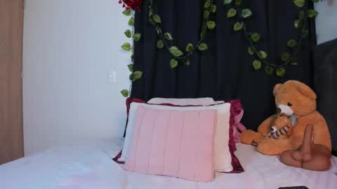 Delilah  online show from October 27, 10:59 pm