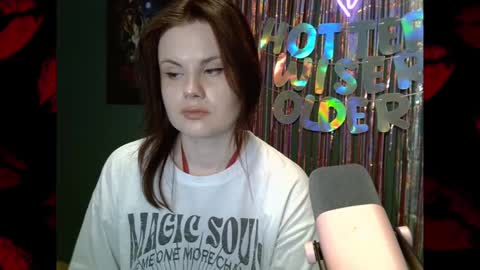 dellacrush_ online show from February 14, 10:17 am