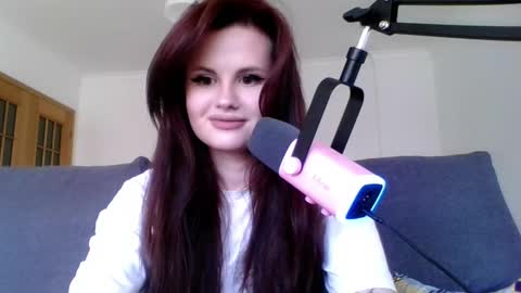 dellacrush_ online show from March 11, 2:51 pm