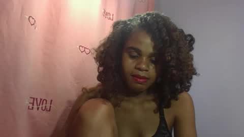 delphine online show from April 6, 9:10 am