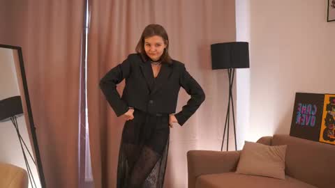 Hi my name is Sari nice to see you in my Room online show from May 31, 4:18 am