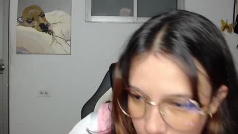 Snapshot of denis_sweet_ chatting on January 7, 2:20 am denis online show from January 7, 2:20 am