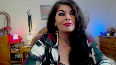 HellenMoon online show from April 6, 9:54 am