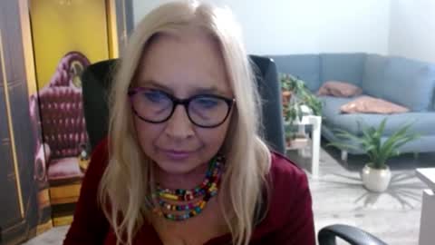 Snapshot of desiresofia chatting on September 30, 2:12 pm S O F I A online show from September 30, 2:12 pm
