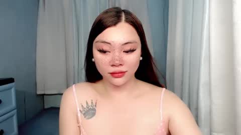 Snapshot of destinyroxie chatting on January 5, 3:34 pm ROXIE online show from January 5, 3:34 pm