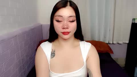 Snapshot of destinyroxie chatting on February 19, 2:44 am ROXIE online show from February 19, 2:44 am