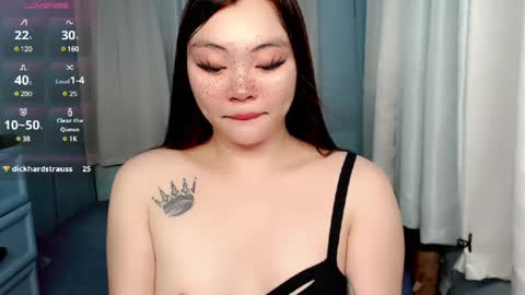 Snapshot of destinyroxie chatting on December 2, 2:40 pm ROXIE online show from December 2, 2:40 pm
