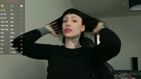 dgtlgrl online show from July 23, 10:45 am