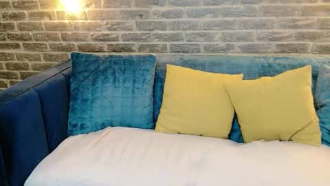 Di online show from February 5, 8:12 pm