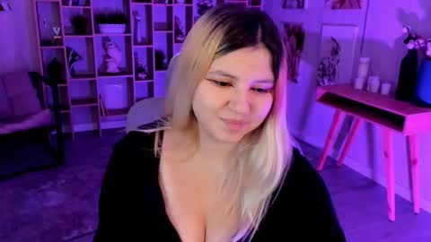 Dia online show from October 7, 7:51 pm