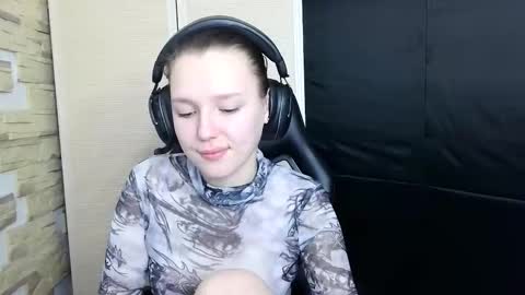 diana_back3 online show from November 12, 12:03 pm