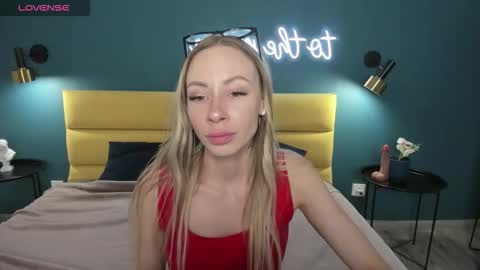 Snapshot of diana_garrett chatting on September 15, 8:33 am Diana  online show from September 15, 8:33 am