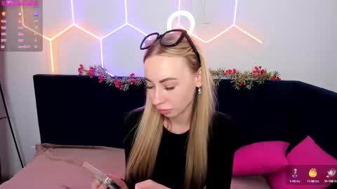 Snapshot of diana_garrett chatting on January 11, 8:54 am Diana  online show from January 11, 8:54 am