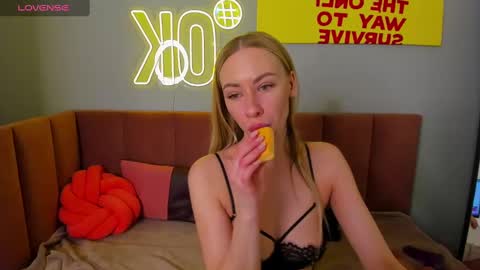 Snapshot of diana_garrett chatting on February 24, 1:55 am Diana  online show from February 24, 1:55 am