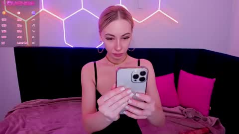 Snapshot of diana_garrett chatting on January 31, 1:54 am Diana  online show from January 31, 1:54 am