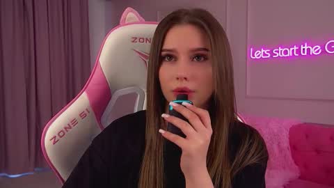 Diana online show from March 18, 1:05 pm