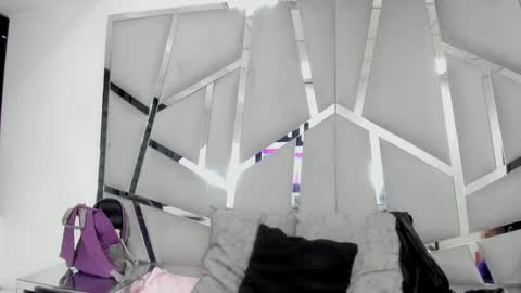 dianarous online show from February 19, 3:39 am