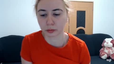 Snapshot of dianasmiey7 chatting on February 14, 9:34 am dianasmiey7 online show from February 14, 9:34 am