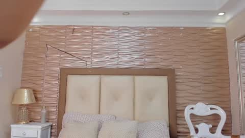 diavalo online show from December 17, 4:12 am