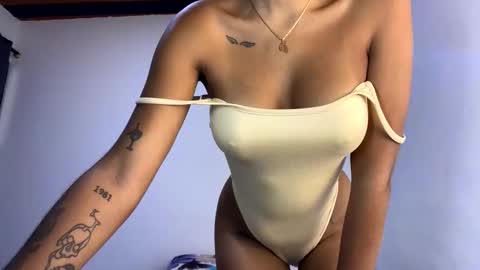 dilayss online show from April 13, 5:03 pm