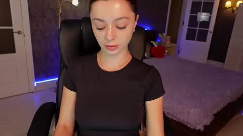 Snapshot of dinacandy chatting on October 1, 10:42 am dinacandy online show from October 1, 10:42 am